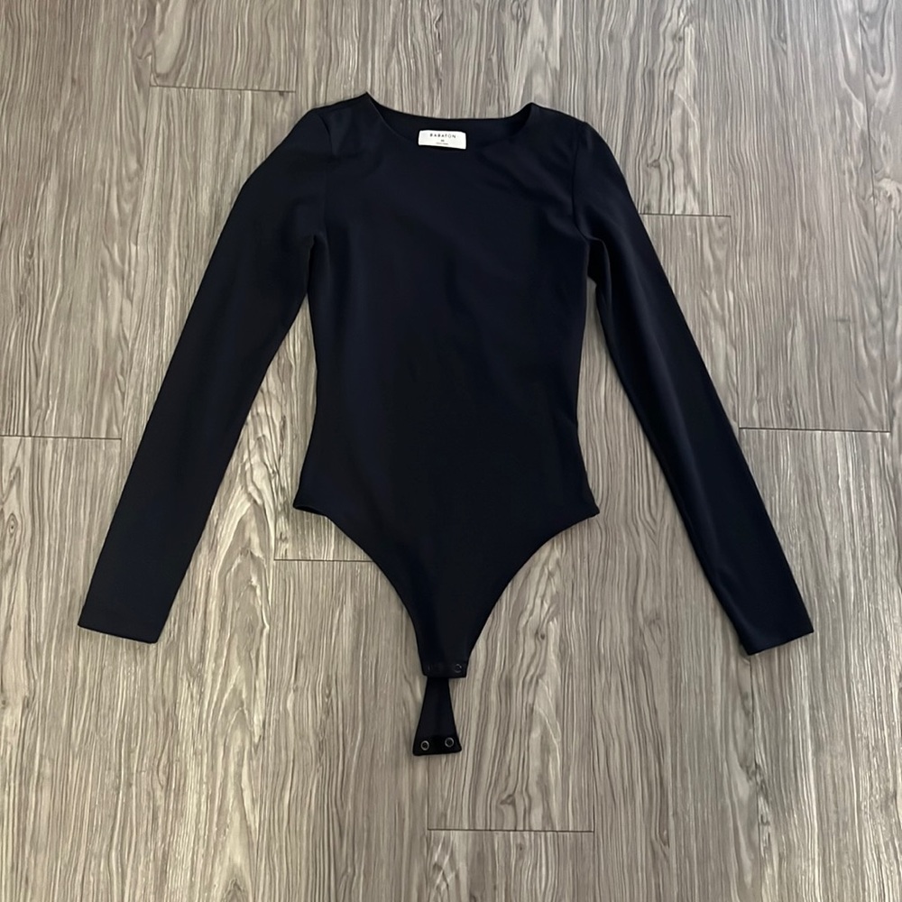 Babaton from Aritzia contour crew long sleeve bodysuit in black. Size XS